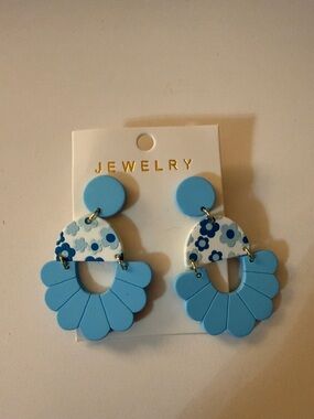 D19 Blue Floral Dangle Earrings